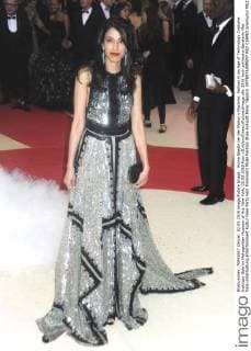 Huma Abedin bei der Manus x Machina: Fashion in an Age of Technology Costume Institute Gala im Metropolitan Museum of Art. New York, 02.05.2016 Foto:xD.xVanxTinex xFuturexImage
