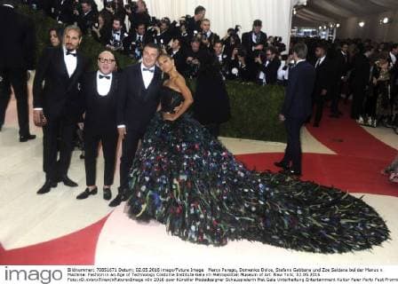 Marco Perego, Domenico Dolce, Stefano Gabbana und Zoe Saldana bei der Manus x Machina: Fashion in an Age of Technology Costume Institute Gala im Metropolitan Museum of Art. New York, 02.05.2016 Foto:xD.xVanxTinex xFuturexImage
