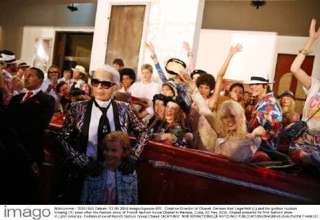 Creative Director of Chanel, German Karl Lagerfeld (L) and his godson Hudson Kroenig (R) pose after the fashion show of French fashion house Chanel in Havana, Cuba, 03 May 2016. Chanel presents its first fashion show in Latin America. Fashion show of French fashion house Chanel !ACHTUNG: NUR REDAKTIONELLE NUTZUNG!  HAB101 20160504-635979343599315543