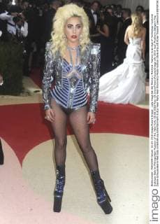 Lady Gaga bei der Manus x Machina: Fashion in an Age of Technology Costume Institute Gala im Metropolitan Museum of Art. New York, 02.05.2016 Foto:xD.xVanxTinex xFuturexImage