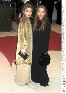 Mary-Kate Olsen und Ashley Olsen bei der Manus x Machina: Fashion in an Age of Technology Costume Institute Gala im Metropolitan Museum of Art. New York, 02.05.2016 Foto:xD.xVanxTinex xFuturexImage