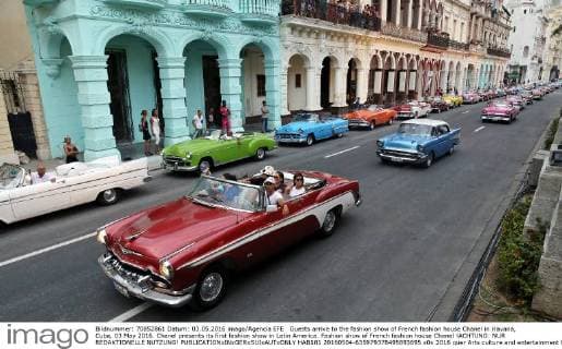 Guests arrive to the fashion show of French fashion house Chanel in Havana, Cuba, 03 May 2016. Chanel presents its first fashion show in Latin America. Fashion show of French fashion house Chanel !ACHTUNG: NUR REDAKTIONELLE NUTZUNG!  HAB101 20160504-635979378495893695