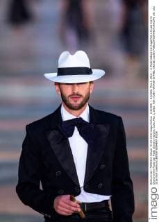 (160504) -- HAVANA, May 3, 2016 -- A Model debuts Karl Lagerfeld s Cruise line for Chanel at the Paseo del Prado street in Havana, Cuba, May 3, 2016. )(dh) CUBA-HAVANA-CHANEL CRUISE LiuxBin 