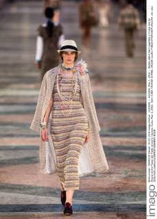 (160504) -- HAVANA, May 3, 2016 -- Models debut Karl Lagerfeld s Cruise line for Chanel at the Paseo del Prado street in Havana, Cuba, May 3, 2016. )(dh) CUBA-HAVANA-CHANEL CRUISE LiuxBin 
