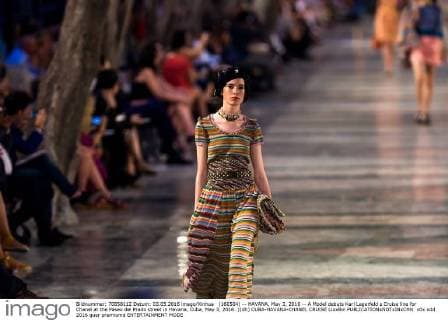 (160504) -- HAVANA, May 3, 2016 -- A Model debuts Karl Lagerfeld s Cruise line for Chanel at the Paseo del Prado street in Havana, Cuba, May 3, 2016. )(dh) CUBA-HAVANA-CHANEL CRUISE LiuxBin 