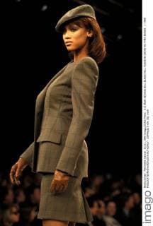 K1155AR SD0406.BILL BLASS FALL FASHION SHOW 95.TYRA BANKS . 1995 - ZUMAg115