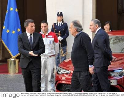 Alfa Romeo präsentiert Modell Giulia in Rom Rome, presentation of the new Alfa Romeo Giulia. Pictured: Matteo Renzi, Sergio Marchionne  CCP
