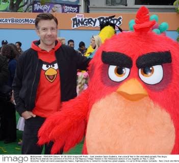 Cast member Jason Sudeikis, the voice of Red in the animated comedy The Angry Birds Movie attends the premiere of the film at the Regency Village Theatre in the Westwood section of Los Angeles on May 7, 2016. Storyline: When an island populated by happy, flightless birds is visited by mysterious green piggies, it s up to three unlikely outcasts - Red, Chuck and Bomb - to figure out what the pigs are up to.  LAP2016050701 JIMxRUYMEN