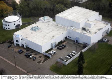 April 21, 2016 - Chanhassen, MN, U.S. - at Paisley Park Studios in Chanhassen, MN. Musician Prince was found dead at the site on Thursday morning. CARLOS GONZALEZ cgonzalez@startribune.com - April 21, 2016, Chanhassen, MN, Prince Rogers Nelson (57) found dead at Paisley Park Studios in Chanhassen, MN. Chanhassen U.S. - ZUMAm42_