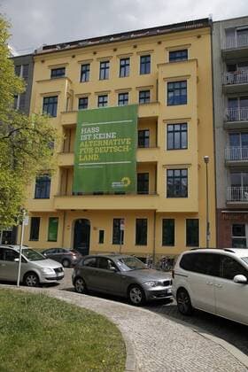 Bündnis 90 Die Grünen Bundesgeschäftsstelle in Berlin Platz vor dem Neuen Tor Bündnis 90 Die Grünen Bundesgeschäftsstelle in Berlin Platz vor dem Neuen Tor