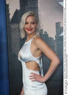 . 09 05 2016. London, United Kingdom. Jennifer Lawrence arriving at the X-Men Apocalypse premiere in London.  xStephenxLockx xi-Imagesx IIM-12619-0030