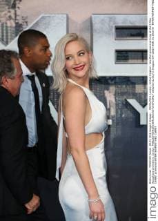 . 09 05 2016. London, United Kingdom. Jennifer Lawrence arriving at the X-Men Apocalypse premiere in London.  xStephenxLockx xi-Imagesx IIM-12619-0035