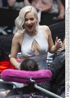London, UK. 9 May 2016. Jennifer Lawrence interacts with X-Men fans. American actress Jennifer Lawrence (Raven Mystique) attends the X-Men: Apocalypse - Global Fan Screening at the BFI Imax cinema in London. X-Men: Apocalypse, Global Fan Screening, London, UK 