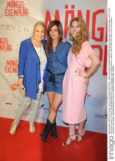 Berlin Premiere MAENGELEXEMPLAR Barbara Schoene, Claudia Eisinger, Laura Tonke Ankunft zur Berlin Premiere MAENGELEXEMPLAR im Kino Cinestar in der Kulturbrauerei in Berlin, 09.05.2016