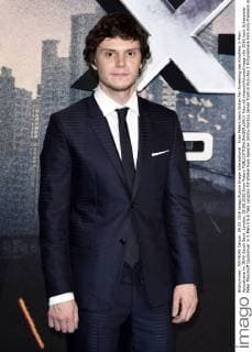 Evan Peters beim Global Fan Screening des Kinofilms X-Men: Apocalypse im IMAX South Bank. London, 09.05.2016 Evan Peters  Foto:xS.xVasx xFuturexImage