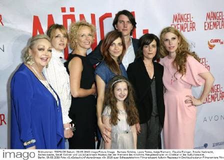 Barbara Schöne, Laura Tonke, Katja Riemann, Claudia Eisinger, Emelie Harbrecht, Jochen Laube, Sarah Kuttner und Laura Lackmann Popescu bei der Premiere des Kinofilms Mängelexemplar im CineStar in der Kulturbrauerei. Berlin, 09.05.2016 Foto:xS.xGabschx xFuturexImage