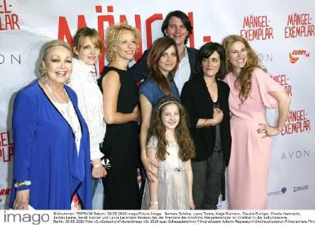 Barbara Schöne, Laura Tonke, Katja Riemann, Claudia Eisinger, Emelie Harbrecht, Jochen Laube, Sarah Kuttner und Laura Lackmann Popescu bei der Premiere des Kinofilms Mängelexemplar im CineStar in der Kulturbrauerei. Berlin, 09.05.2016 Foto:xS.xGabschx xFuturexImage