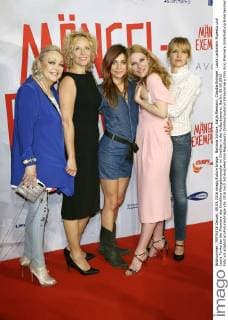 Barbara Schöne, Katja Riemann, Claudia Eisinger, Laura Lackmann Popescu und Laura Tonke bei der Premiere des Kinofilms Mängelexemplar im CineStar in der Kulturbrauerei. Berlin, 09.05.2016 Foto:xS.xGabschx xFuturexImage