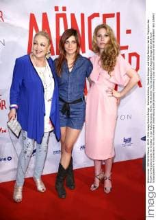 Barbara Schöne, Claudia Eisinger und Katja Riemann bei der Premiere des Kinofilms Mängelexemplar im CineStar in der Kulturbrauerei. Berlin, 09.05.2016 Foto:xS.xGabschx xFuturexImage