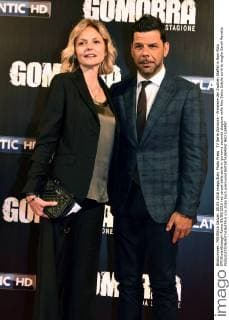 TV Serie Gomorra - Premiere der Zweiten Staffel in Rom Foto IPP GioiaxBotteghi Roma 09 05 2016 red carpet della serie tv gomorra seconda stagione nella foto Salvo Sottile conb la moglie Sarah Ravetto  0