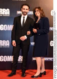 TV Serie Gomorra - Premiere der Zweiten Staffel in Rom Foto IPP GioiaxBotteghi Roma 09 05 2016 red carpet della serie tv gomorra seconda stagione nella foto: Marco Palvetti con la madre  0