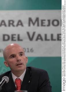 General Director of Petroleos Mexicanos (PEMEX) Jose Antonio Gonzalez delivers a press briefing in order to inform on the environmental pollution of Mexico City, Mexico, 10 May 2016. REPORT ON ENVIRONMENTAL POLLUTION IN MEXICO CITY !ACHTUNG: NUR REDAKTIONELLE NUTZUNG!  CMX003 20160510-635985052735005238