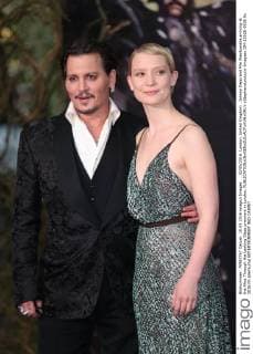 . 10 05 2016. London, United Kingdom . Johnny Depp and Mia Wasikowska arriving at the Alice Through the Looking Glass premiere in London.  xStephenxLockx xi-Imagesx IIM-12626-0036