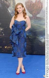 British actress Isla Fisher attends the premiere of Alice Through The Looking Glass at Odeon, Leicester Square in London on May 10, 2016.  LON20160510128 RUNExHELLESTAD