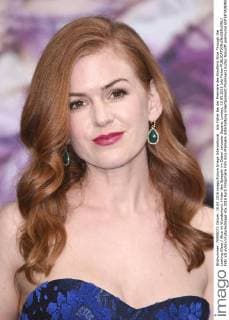 Isla Fisher bei der Premiere des Kinofilms Alice Through the Looking Glass Alice im Wunderland: Hinter den Spiegeln im Odeon Leicester Square. London, 10.05.2016 Isla Fisher  Foto:xS.xVasx xFuturexImage