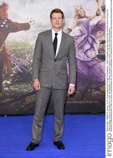 Edward Speleers bei der Premiere des Kinofilms Alice Through the Looking Glass Alice im Wunderland: Hinter den Spiegeln im Odeon Leicester Square. London, 10.05.2016 Edward Speleers  Foto:xS.xVasx xFuturexImage