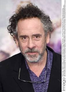 Tim Burton bei der Premiere des Kinofilms Alice Through the Looking Glass Alice im Wunderland: Hinter den Spiegeln im Odeon Leicester Square. London, 10.05.2016 Tim Burton  Foto:xS.xVasx xFuturexImage
