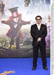 Johnny Depp bei der Premiere des Kinofilms Alice Through the Looking Glass Alice im Wunderland: Hinter den Spiegeln im Odeon Leicester Square. London, 10.05.2016 Johnny Depp  Foto:xS.xVasx xFuturexImage
