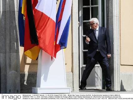 Bilder des Tages Ukraine-Konflikt: AuÃŸenminister beraten in Berlin BERLIN, GERMANY. MAY 11, 2016. Germany s federal minister for foreign affairs Frank Walter Steinmeier at a Normandy Four meeting to discuss the situation in east Ukraine. Alexander Shcherbak TASS  TS0227B6