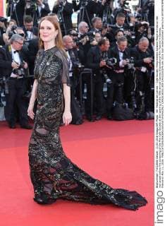 69. Festival de Cannes - Cafe Society Filmpremiere Julianne Moore arrives on the red carpet before the screening of the film Cafe Society at the opening of the 69th annual Cannes International Film Festival in Cannes, France on May 11, 2016.  CAN20160511805 DAVIDxSILPA