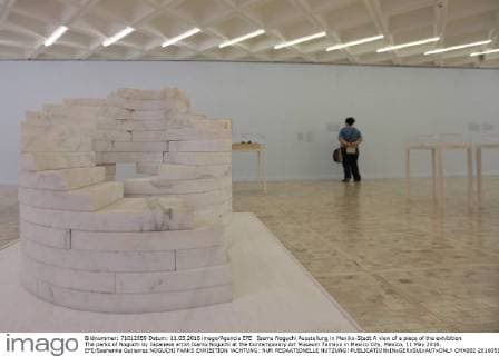 Isamu Noguchi Ausstellung in Mexiko-Stadt A view of a piece of the exhibition The parks of Noguchi by Japanese artist Isamu Noguchi at the Contemporary Art Museum Tamayo in Mexico City, Mexico, 11 May 2016. EFE Sashenka Gutierrez NOGUCHI PARKS EXHIBITION !ACHTUNG: NUR REDAKTIONELLE NUTZUNG!  CMX002 20160511-635986027313658904