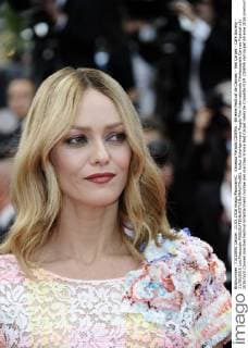 Vanessa Paradis CINEMA : 69 eme Festival de Cannes - Red Carpet - Cafe Society - 11 05 2016 LoicThebaudx 