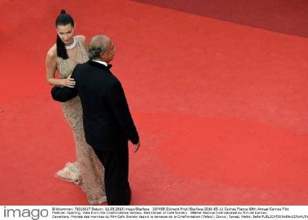 207498 Clément Prioli Starface 2016-05-11 Cannes France 69th Annual Cannes Film Festival. Opening. View from the CineFondation terrass. Red Carpet of Cafe Society . 69ème Festival International du film de Cannes. Ouverture. Montée des marches du film Cafe Society depuis la terrasse de la CineFondation (Palais). Gruosi, Fawaz; Hadid, Bella  Copyright: xClémentxPriolix STAR_207498_021