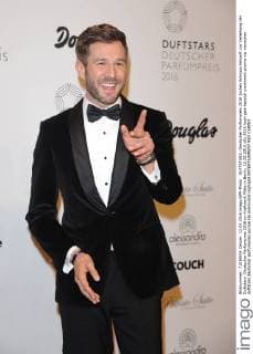 DUFTSTARS -Deutscher Parfumpreis 2016 Jochen Schropp Ankunft zur Verleihung der Duftstars- Deutscher Parfumpreis 2016 im Kraftwerk Mitte in Berlin, 12.05.2016