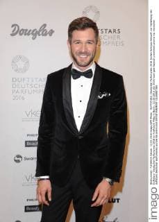DUFTSTARS -Deutscher Parfumpreis 2016 Jochen Schropp Ankunft zur Verleihung der Duftstars- Deutscher Parfumpreis 2016 im Kraftwerk Mitte in Berlin, 12.05.2016