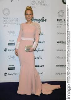 DUFTSTARS -Deutscher Parfumpreis 2016 Tamara Graefin von Nayhauss Ankunft zur Verleihung der Duftstars- Deutscher Parfumpreis 2016 im Kraftwerk Mitte in Berlin, 12.05.2016