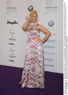 DUFTSTARS -Deutscher Parfumpreis 2016 Barbara Schoeneberger Ankunft zur Verleihung der Duftstars- Deutscher Parfumpreis 2016 im Kraftwerk Mitte in Berlin, 12.05.2016