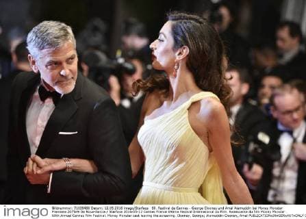 69. Festival de Cannes - George Clooney und Amal Alamuddin bei Money Monster Premiere 207549 De Rosa-Garcia Starface 2016-05-12 Cannes France 69ème Festival International du Film. Redescente du film Money Monster . 69th Annual Cannes Film Festival. Money Monster cast leaving the screening. Clooney, George; Alamuddin-Clooney, Amal  Copyright: xDexRosa-Garciax xStarfacex STAR_207549_028