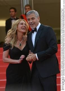 69. Festival de Cannes - Julia Roberts bei Money Monster Premiere 207546 De Rosa-Garcia Starface 2016-05-12 Cannes France 69ème Festival International du Film. Montée des marches du film Money Monster . 69th Annual Cannes Film Festival. Red Carpet of the movie Money Monster. Clooney, George; Roberts, Julia  Copyright: xDexRosa-Garciax xStarfacex STAR_207546_033