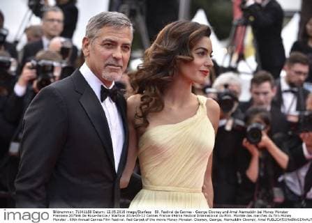 69. Festival de Cannes - George Clooney und Amal Alamuddin bei Money Monster Premiere 207546 De Rosa-Garcia Starface 2016-05-12 Cannes France 69ème Festival International du Film. Montée des marches du film Money Monster . 69th Annual Cannes Film Festival. Red Carpet of the movie Money Monster. Clooney, George; Alamuddin-Clooney, Amal  Copyright: xDexRosa-Garciax xStarfacex STAR_207546_256