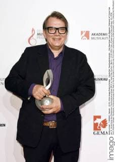 Deutscher Musikautorenpreis - Die Gewinner Sven Regener (Element of Crime) bei der 8. Verleihung des Deutschen Musikautorenpreises 2016 im Hotel Ritz-Carlton. Berlin, 12.05.2016 Foto:xFredericx xFuturexImage
