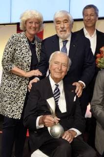 Deutscher Musikautorenpreis - Die Gewinner Monika Grütters, Martin Böttcher und Mario Adorf bei der 8. Verleihung des Deutschen Musikautorenpreises 2016 im Hotel Ritz-Carlton. Berlin, 12.05.2016 Foto:xFredericx xFuturexImage