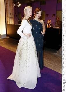 Franziska Knuppe und Eva Padberg bei der 24. Verleihung des Deutschen Parfumpreises Duftstars 2016 im Kraftwerk. Berlin, 12.05.2016 Foto:xS.xGabschx xFuturexImage