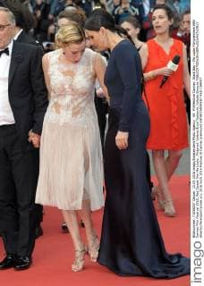 69. Filmfestival Cannes: Slack Bay - Ma Loute Filmpremiere 69th Cannes Film Festival 2016, Red Carpet film Ma Loute . Pictured: Valeria Bruni Tedeschi, Juliette Binoche  AlbertoxTerenghi Cannes