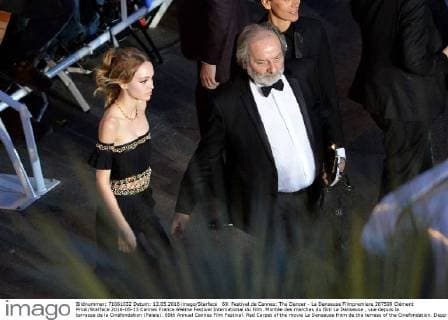 69. Festival de Cannes: The Dancer - La Danseuse Filmpremiere 207599 Clément Prioli Starface 2016-05-13 Cannes France 69ème Festival International du Film. Montée des marches du film La Danseuse , vue depuis la terrasse de la Cinéfondation (Palais). 69th Annual Cannes Film Festival. Red Carpet of the movie La Danseuse from de the terrass of the Cinefondation. Depp-Paradis, Lily Rose  Copyright: xClémentxPriolix STAR_207599_003
