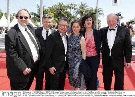 69. Festival de Cannes: Toni Erdmann Filmpremiere Christoph Ott, Alexander Thies, Klaus Schaefer, Petra Müller, Maria Köpf and Peter Dinges attending the Toni Erdmann premiere during the 69th Cannes Film Festival at the Palais des Festivals in Cannes on May 14, 2016 Foto:xD.xBedrosianx xFuturexImage